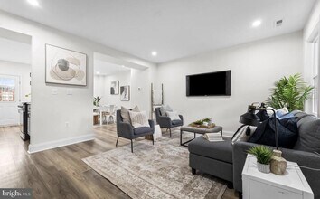 54 Burkshire Rd in Towson, MD - Foto de edificio - Building Photo