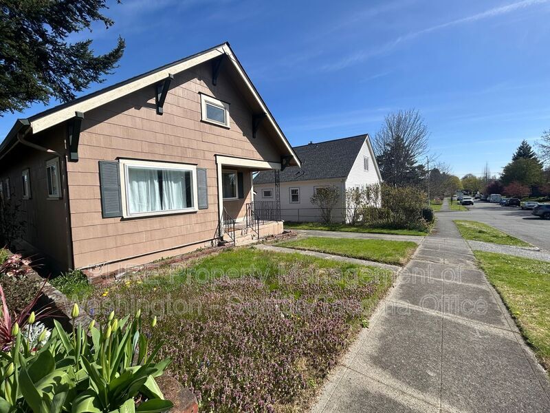 3207 N 7th St in Tacoma, WA - Foto de edificio