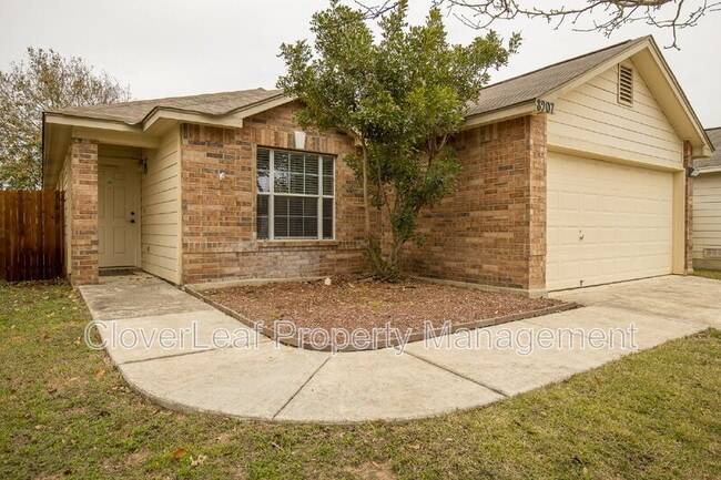 8907 Laguna Falls