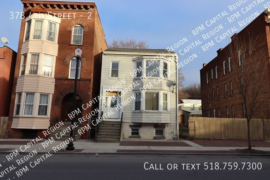 378 4th St in Troy, NY - Building Photo