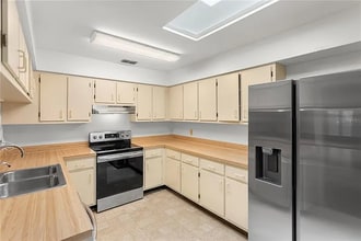 1020 NE 30th Ave in Ocala, FL - Building Photo - Building Photo