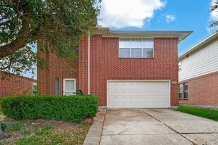 13915 Maleewan Ln in Sugar Land, TX - Building Photo