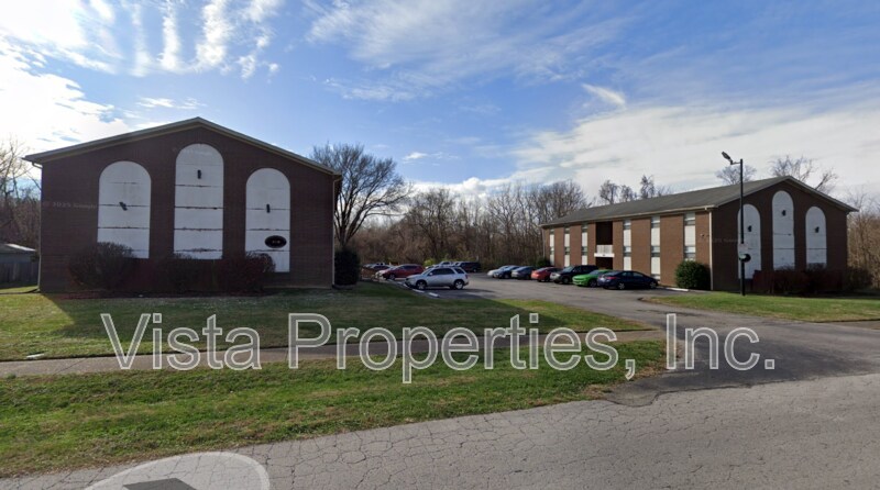 4119 Glen Hill Manor Dr in Louisville, KY - Building Photo