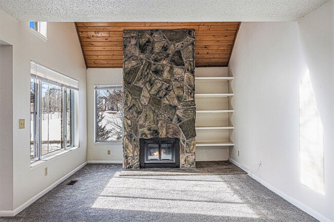 2499 S Xanadu Way in Aurora, CO - Building Photo - Building Photo