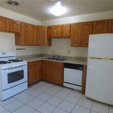 7066 Forest Vista St in Las Vegas, NV - Building Photo - Building Photo