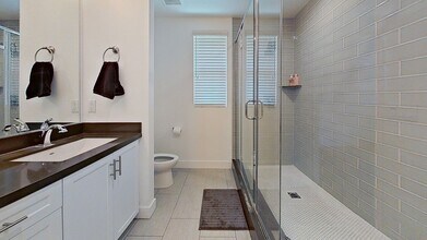 6747 Rhea Ct in Los Angeles, CA - Building Photo - Building Photo