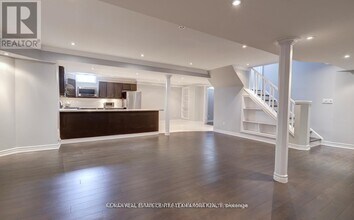 36 Olivia Marie Rd in Brampton, ON - Building Photo - Building Photo