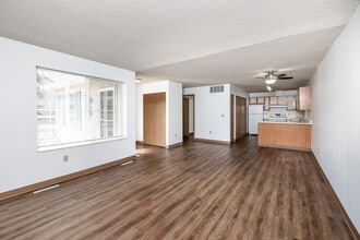 The Meadows in Mason City, IA - Building Photo - Interior Photo