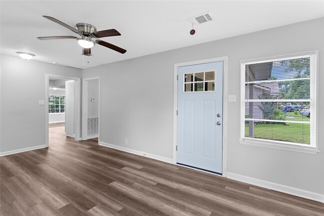 property at 1104 Southampton Dr