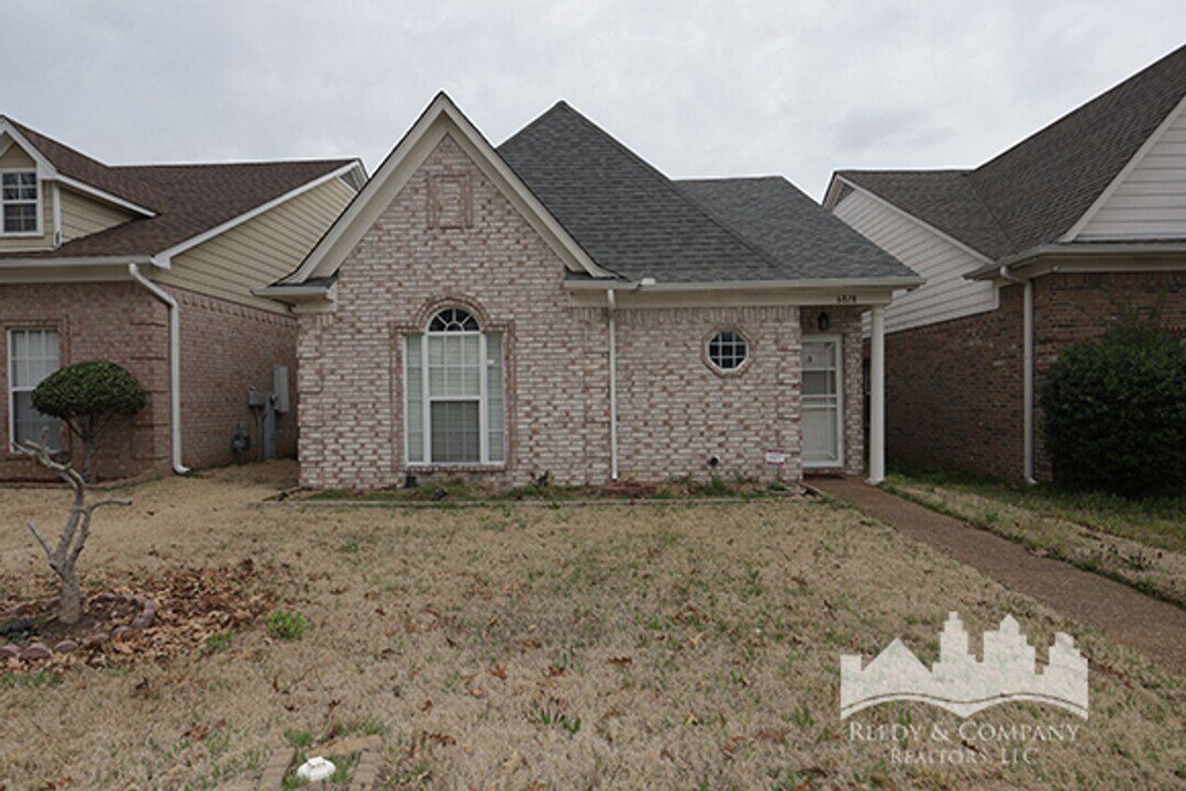 6818 Manslick Rd in Cordova, TN - Building Photo