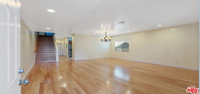 2020 Hillcrest Dr in Los Angeles, CA - Building Photo - Building Photo