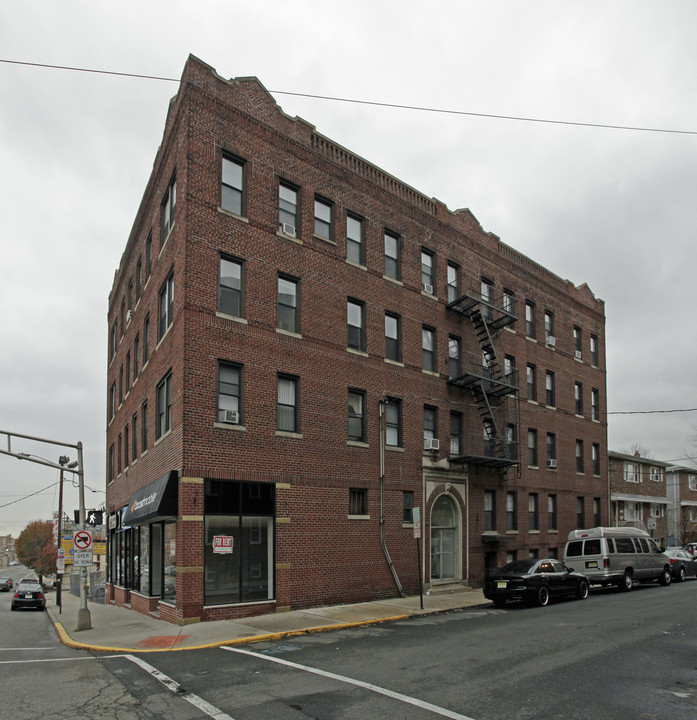 8700 Jf Kennedy Blvd in North Bergen, NJ - Building Photo