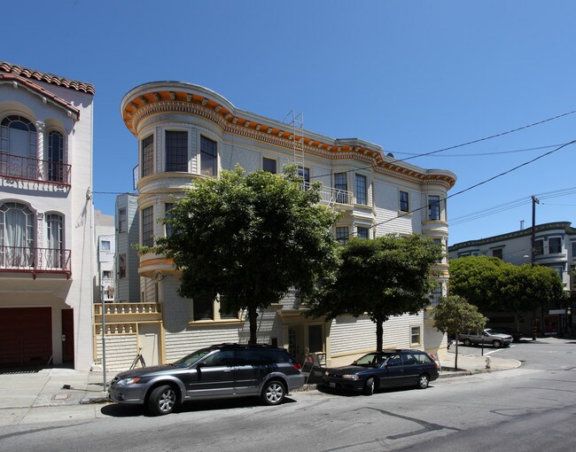 2200 Larkin St in San Francisco, CA - Building Photo - Building Photo