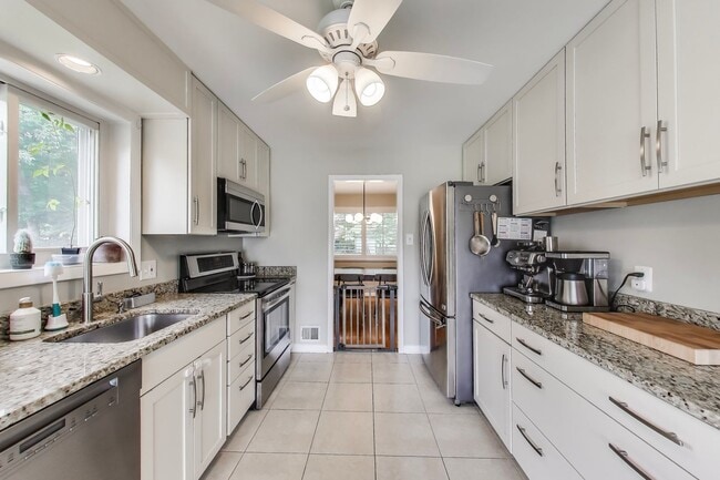 11601 Georgetowne Ct in Potomac, MD - Building Photo - Building Photo