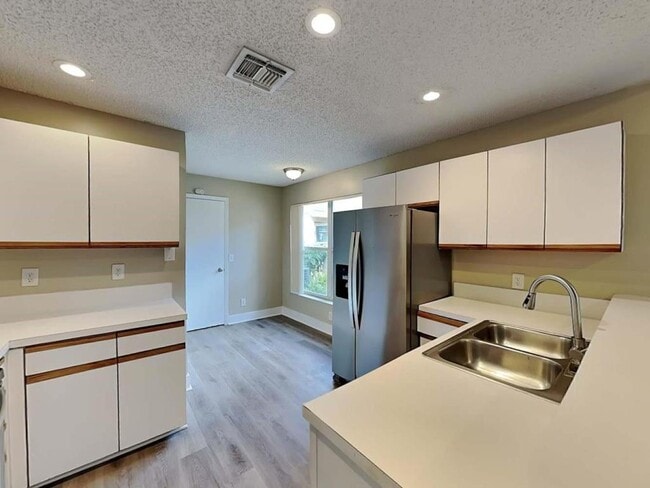 9220 Arborwood Cir in Davie, FL - Building Photo - Building Photo