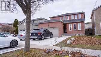16 Duggan Dr in Brampton, ON - Building Photo