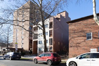 144-85 Roosevelt Ave in Flushing, NY - Building Photo - Building Photo