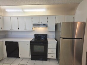 14850 Naranja Lakes Blvd in Homestead, FL - Foto de edificio - Building Photo