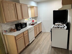 5410 Greylog Dr in Houston, TX - Building Photo - Building Photo