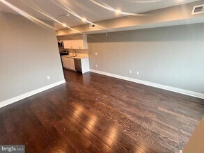 3255 Ridge Ave in Philadelphia, PA - Foto de edificio - Building Photo