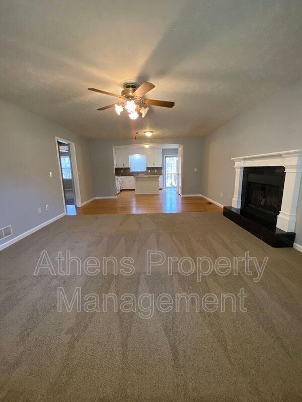 1341 Bouldercrest Cir in Watkinsville, GA - Foto de edificio - Building Photo