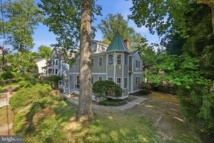 5121 Wissioming Rd in Bethesda, MD - Building Photo