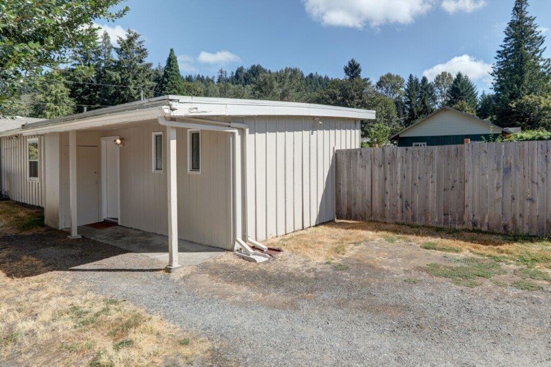 435 NE Birch St-Unit -Unit 435 1/2 in Issaquah, WA - Foto de edificio