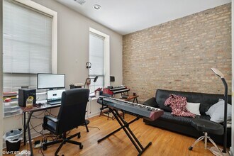 1310 W 18th St in Chicago, IL - Building Photo - Building Photo