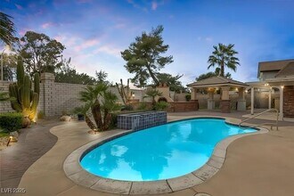 9 Quail Run Rd in Henderson, NV - Foto de edificio - Building Photo