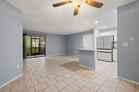 6008 Laketree Ln in Temple Terrace, FL - Building Photo - Building Photo