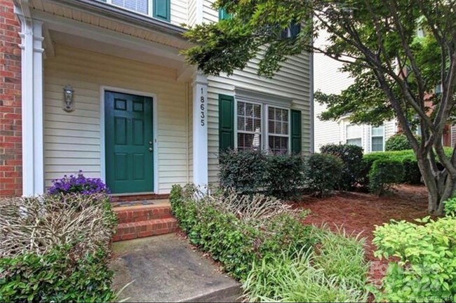 18635 Oakhurst Blvd in Cornelius, NC - Building Photo - Building Photo