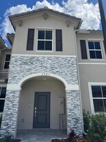 1521 SE 27th Rd in Homestead, FL - Building Photo