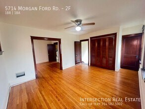 5714 Morgan Ford Rd in St. Louis, MO - Foto de edificio - Building Photo