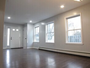 7 Reinemann St in Albany, NY - Building Photo - Building Photo