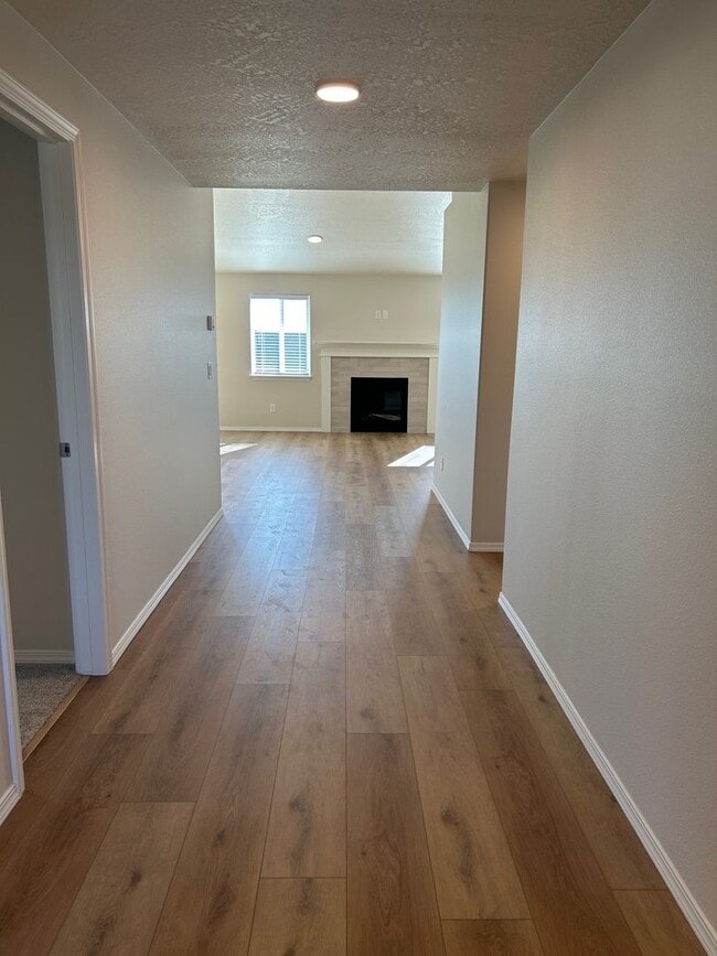 6476 W Frehley Way in Rathdrum, ID - Building Photo - Building Photo