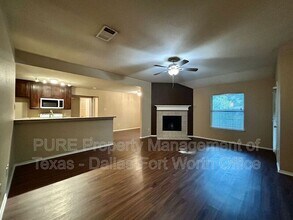 1703 Country Crest Ln in Mansfield, TX - Building Photo - Building Photo