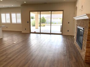 4114 Greendale Ct in Bakersfield, CA - Building Photo - Building Photo