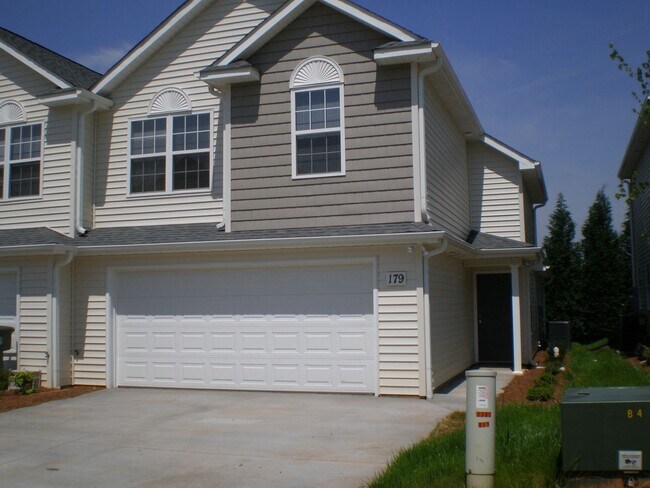 179 Clusters Cir in Mooresville, NC - Building Photo - Building Photo
