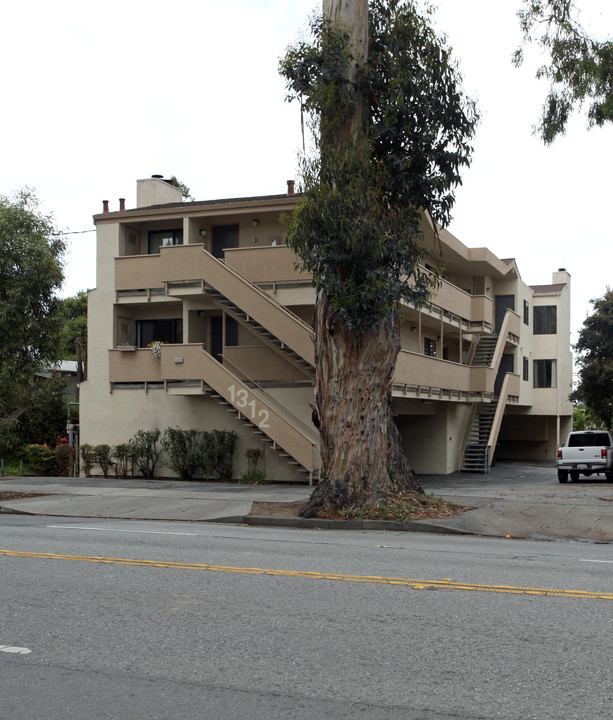 1312 El Camino Real in Burlingame, CA - Foto de edificio