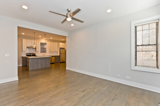 2618 N Rockwell St, Unit 2R in Chicago, IL - Building Photo - Building Photo