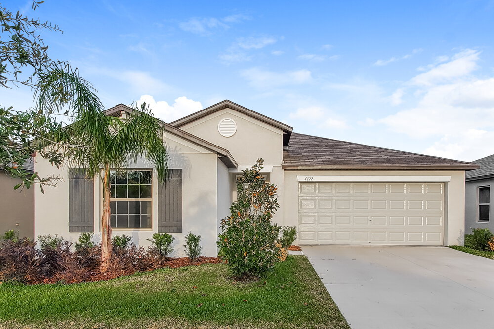 4422 Eternal Prince Dr in Sun City Center, FL - Building Photo