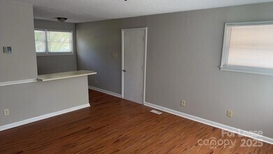 109 Pine Inn Dr in Gastonia, NC - Building Photo - Building Photo