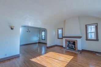 2226 Redondo Blvd in Los Angeles, CA - Building Photo - Building Photo