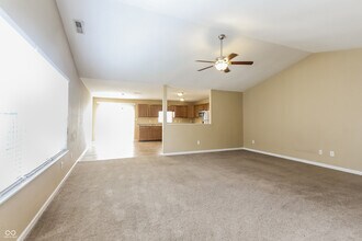 2226 Leaf Dr in Indianapolis, IN - Building Photo - Building Photo