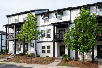 320 Lincoln St in Woodstock, GA - Building Photo - Building Photo