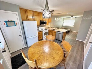 724 S Welch St in Denton, TX - Building Photo - Building Photo