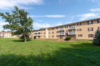 The Hills at Lehigh in Bethlehem, PA - Foto de edificio - Building Photo