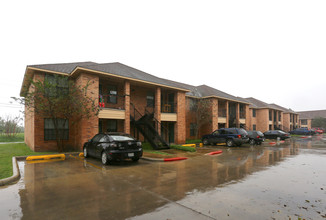 Lantana Apartments in Brownsville, TX - Building Photo - Building Photo