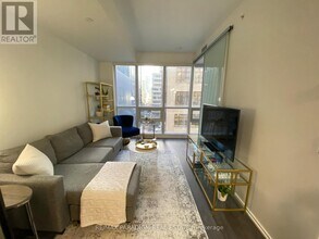 70 Temperance St in Toronto, ON - Building Photo - Building Photo