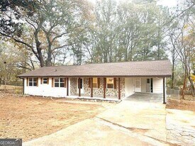 502 Bavarian Dr in Palmetto, GA - Building Photo